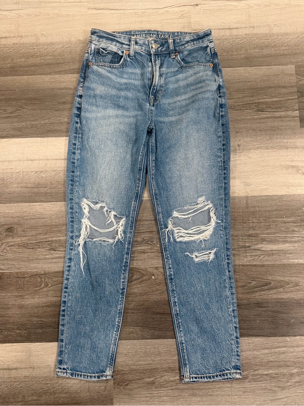 American Eagle Strigid Ripped Mom Jeans Size 4 Short High Rise Distressed Denim